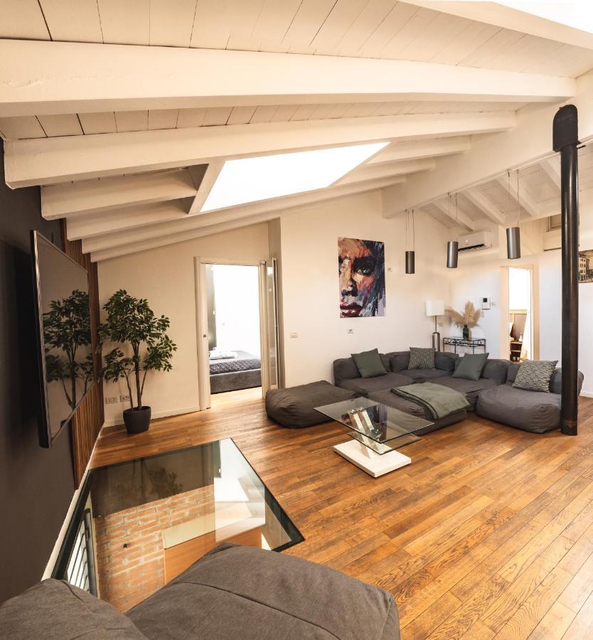 Luxury Industrial Apt Vicino Al Centro Con Garage Brescia Ngoại thất bức ảnh