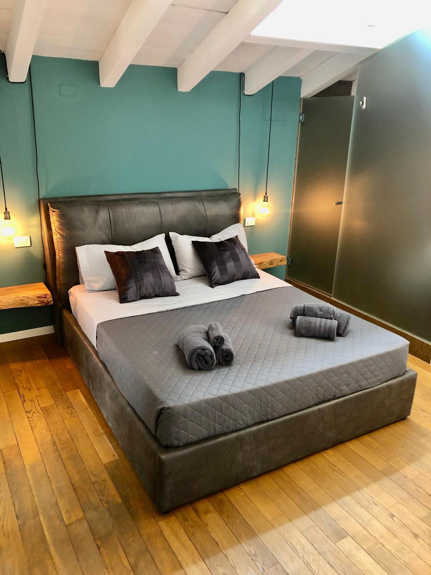 Luxury Industrial Apt Vicino Al Centro Con Garage Brescia Ngoại thất bức ảnh
